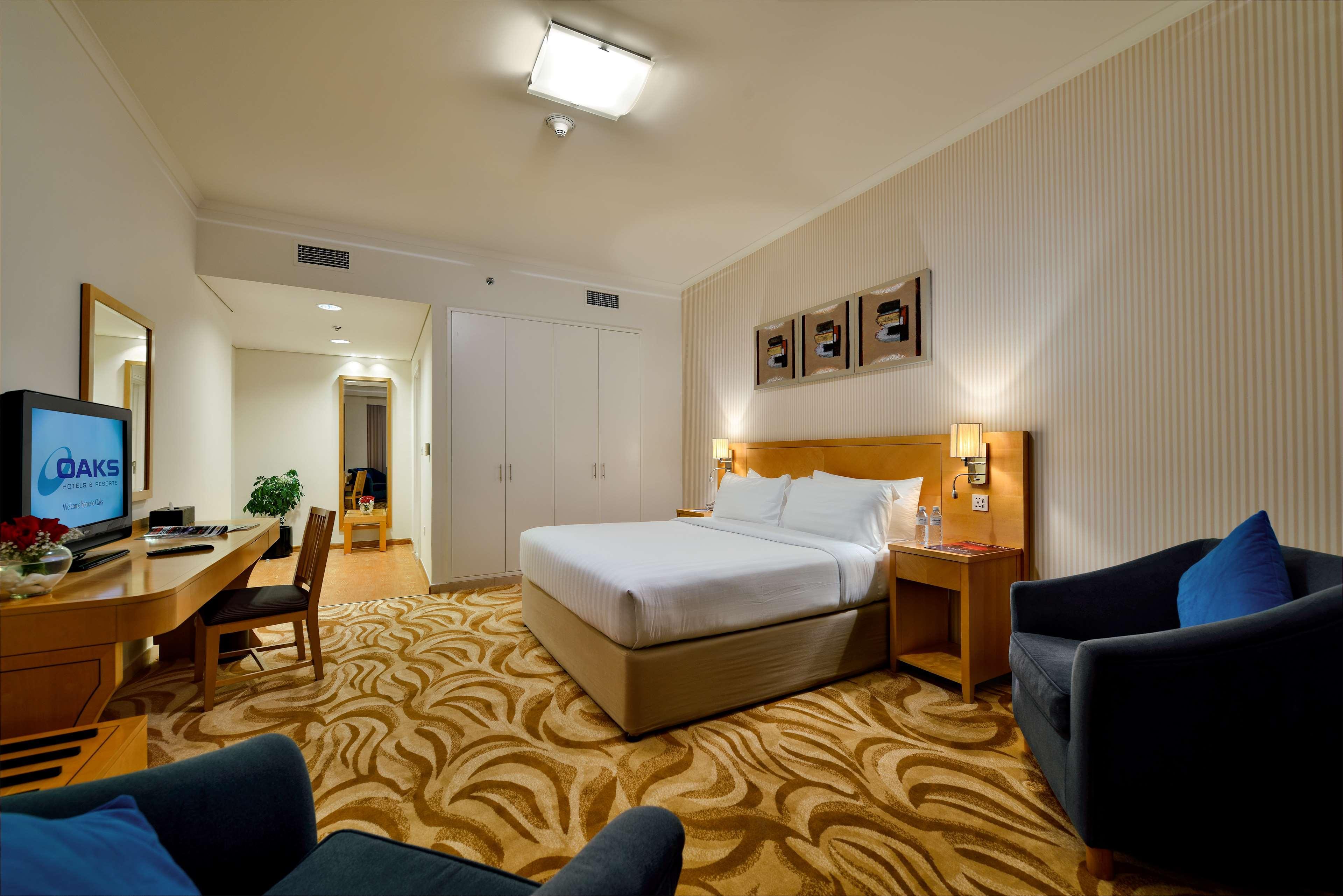 Oaks Liwa Heights Hotel Suites Dubaj Kültér fotó