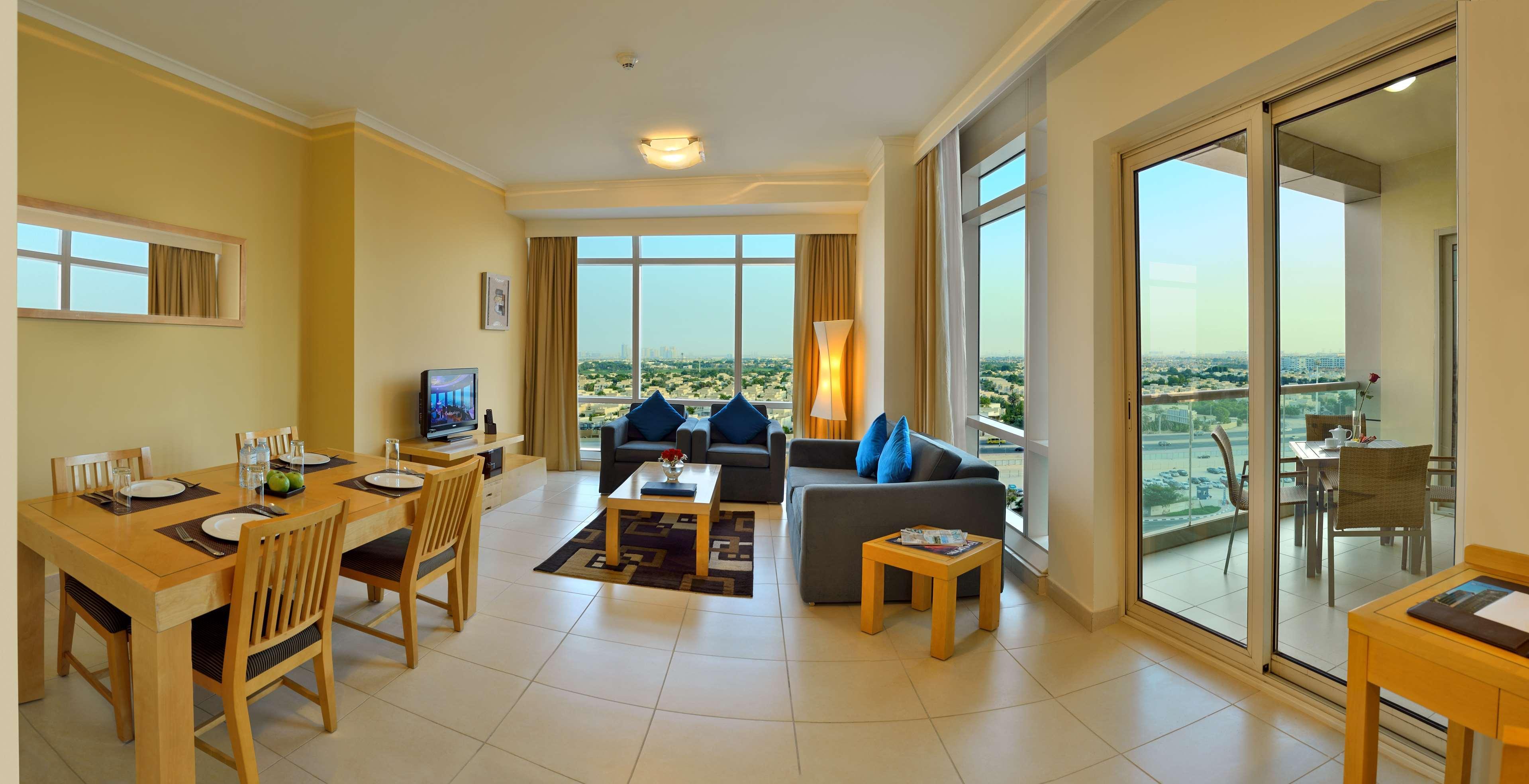 Oaks Liwa Heights Hotel Suites Dubaj Kültér fotó